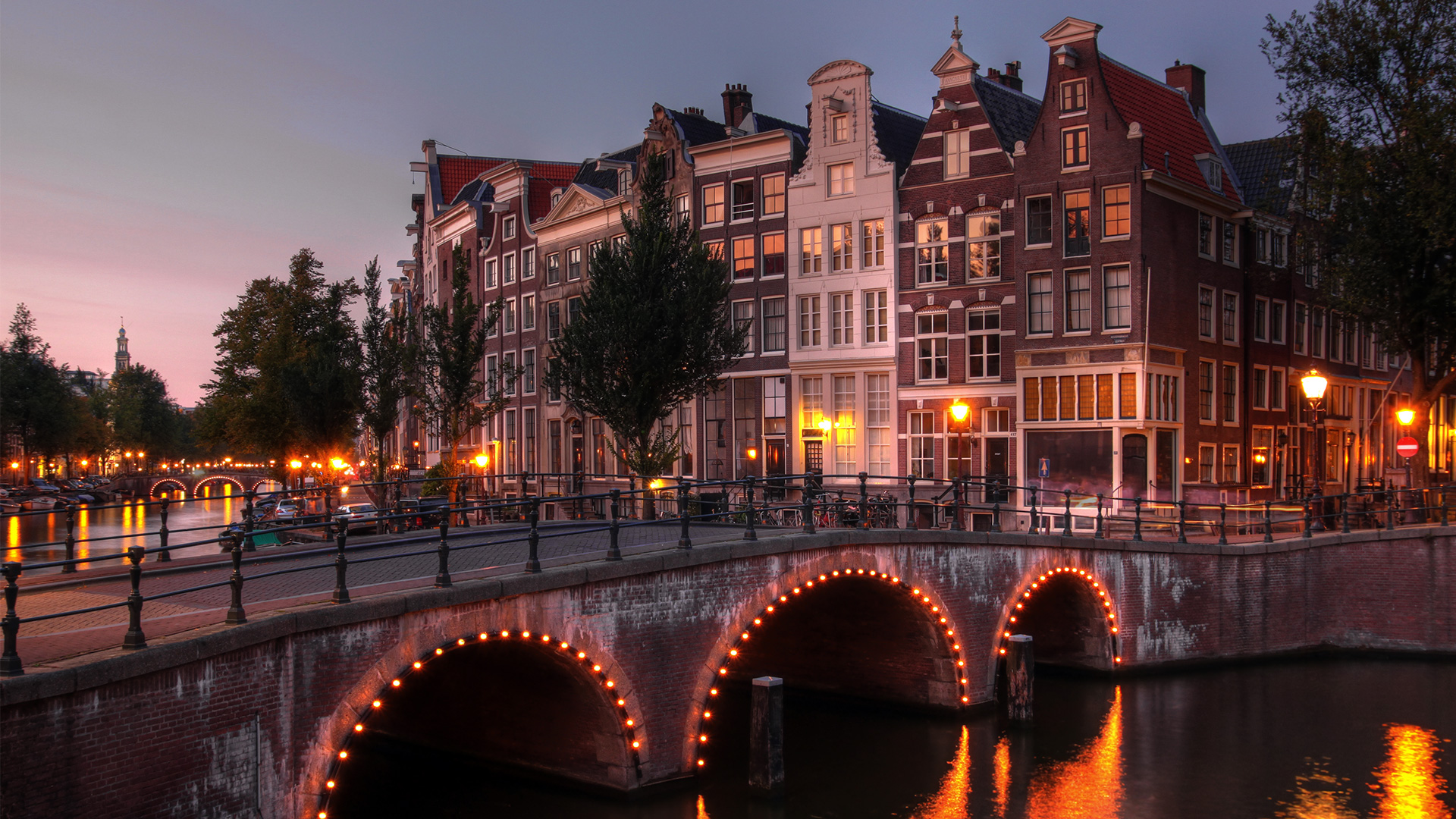 Türk Hava Yolları ile Grand Paris Disneyland & Brüksel & Amsterdam 4 Gece 5 Gün | Ekstra Turlar Dahil | Sömestir |