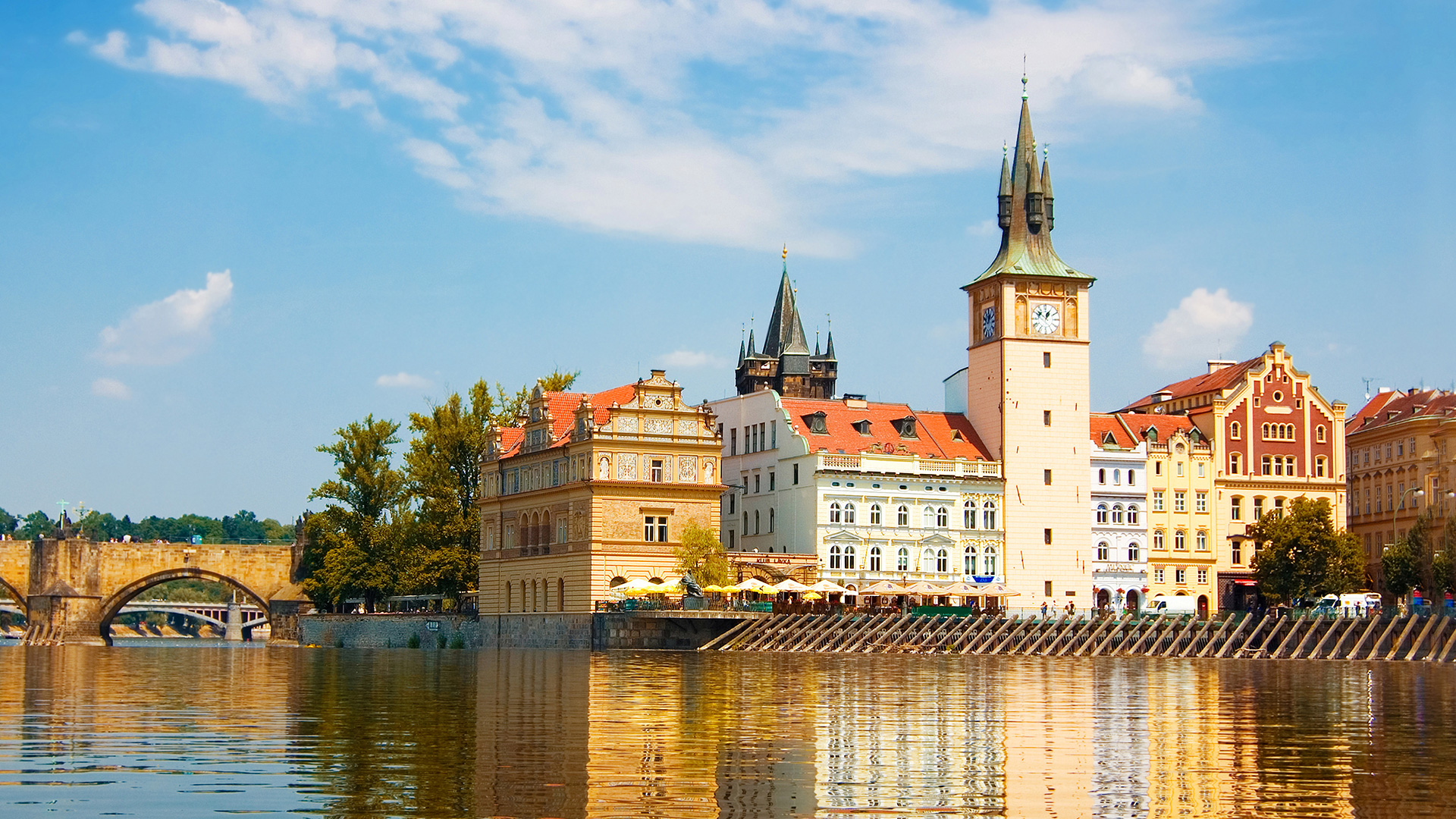 Pegasus Hava Yolları ile Prag & Viyana 4 Gece 5 Gün | Cesky Krumlov Turu Dahil |